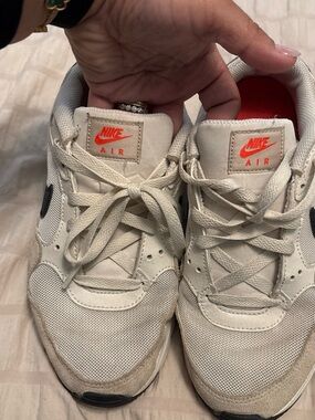 Nike Cream and Black Low-Top Casual Sneakers